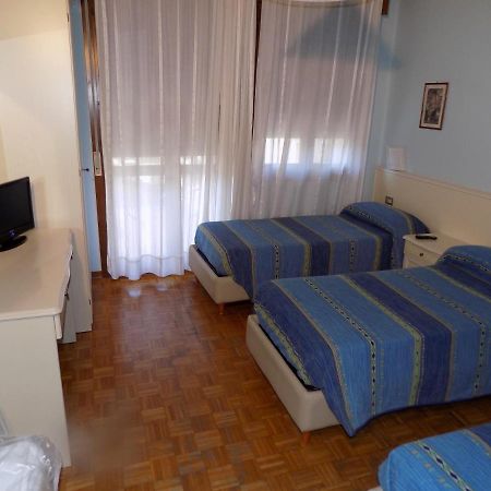Hotel Udinese Da Aldo Езоло Экстерьер фото