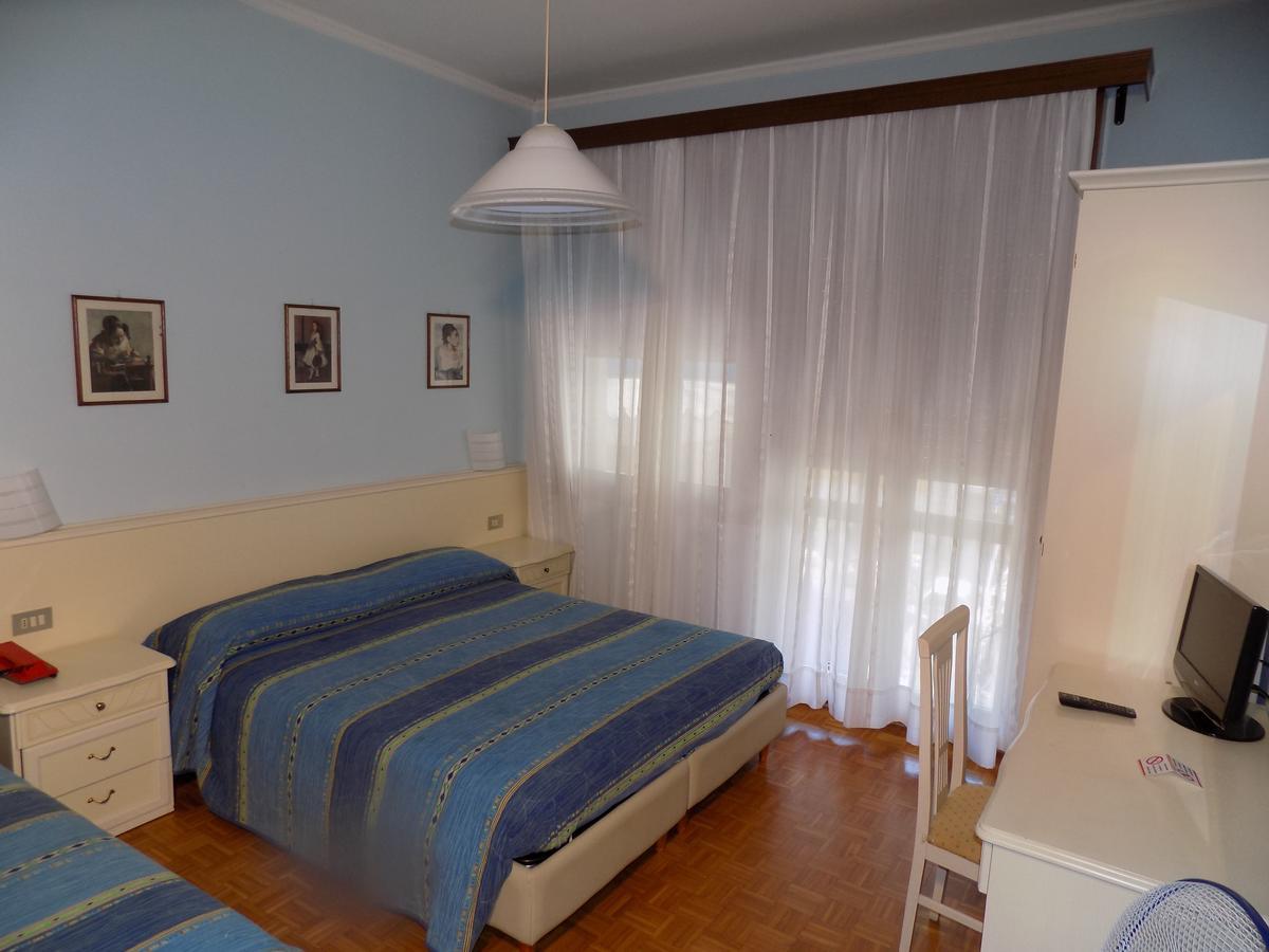 Hotel Udinese Da Aldo Езоло Экстерьер фото